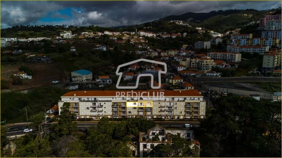Apartamento T2 para Venda em Caniço Foto 4