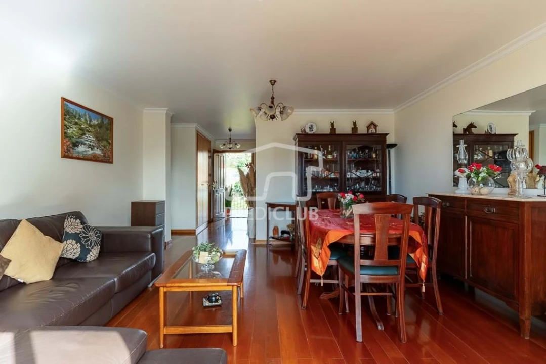 Apartamento T2 para Venda em Caniço Foto 9