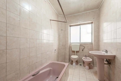 Apartamento T5 para Venda em Alvalade