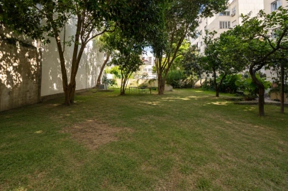 Apartamento T5 para Venda em Alvalade
