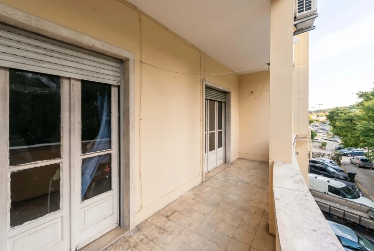 Apartamento T5 para Venda em Alvalade Foto 17