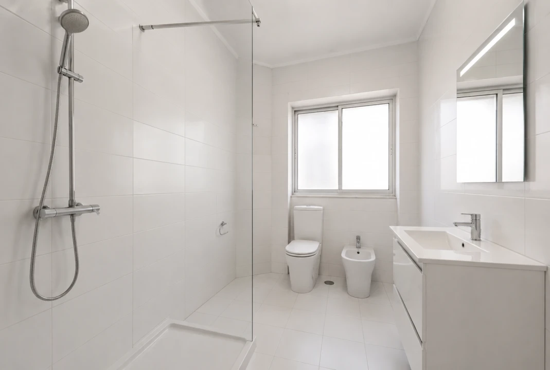 Apartamento T5 para Venda em Alvalade Foto 25