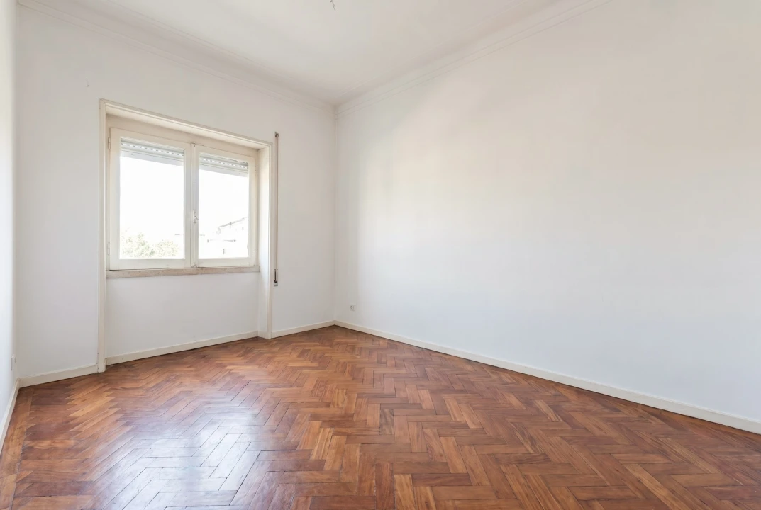 Apartamento T5 para Venda em Alvalade Foto 22