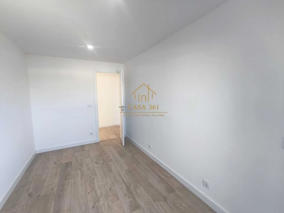 Apartamento T3 para Venda em Póvoa de Santa Iria e Forte da Casa Foto 10