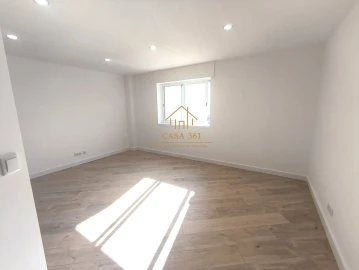 Apartamento T3 para Venda em Póvoa de Santa Iria e Forte da Casa