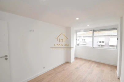Apartamento T3 para Venda em Póvoa de Santa Iria e Forte da Casa