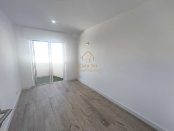 Apartamento T3 para Venda em Póvoa de Santa Iria e Forte da Casa