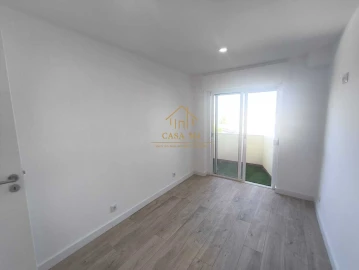 Apartamento T3 para Venda em Póvoa de Santa Iria e Forte da Casa