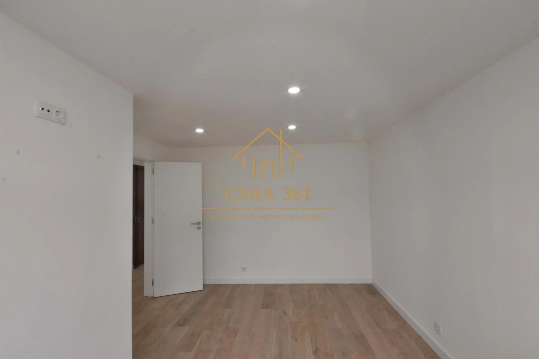Apartamento T3 para Venda em Póvoa de Santa Iria e Forte da Casa Foto 19