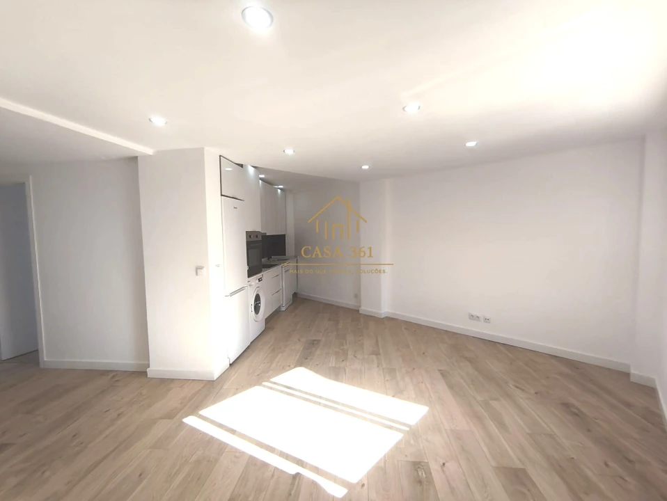 Apartamento T3 para Venda em Póvoa de Santa Iria e Forte da Casa Foto 4
