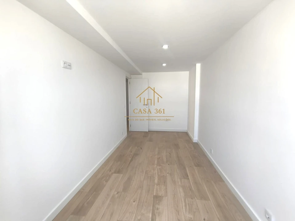 Apartamento T3 para Venda em Póvoa de Santa Iria e Forte da Casa Foto 15