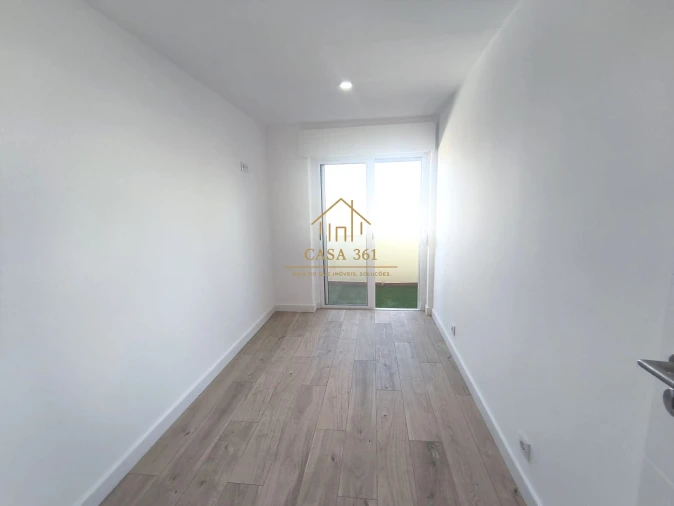 Apartamento T3 para Venda em Póvoa de Santa Iria e Forte da Casa Foto 11