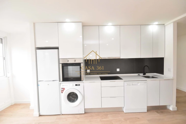 Apartamento T3 para Venda em Póvoa de Santa Iria e Forte da Casa Foto 2