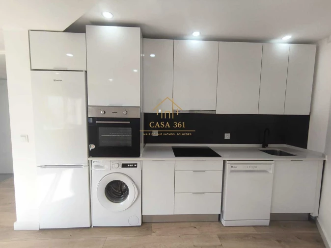 Apartamento T3 para Venda em Póvoa de Santa Iria e Forte da Casa Foto 2
