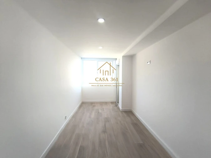 Apartamento T3 para Venda em Póvoa de Santa Iria e Forte da Casa Foto 16