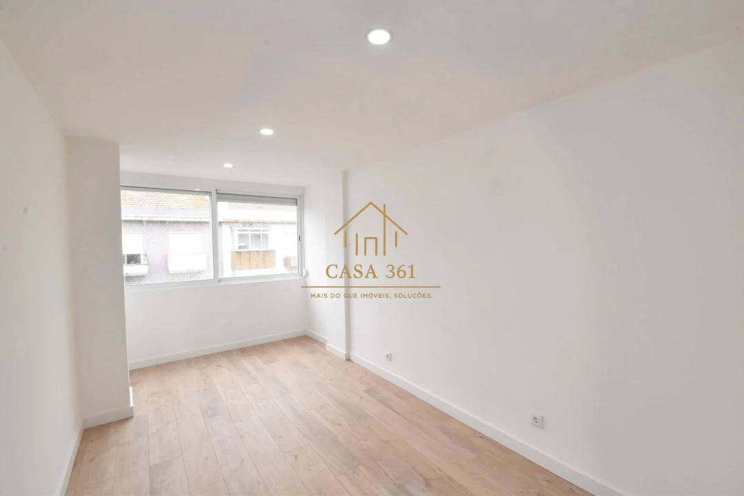 Apartamento T3 para Venda em Póvoa de Santa Iria e Forte da Casa Foto 12