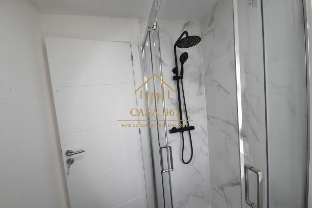 Apartamento T3 para Venda em Póvoa de Santa Iria e Forte da Casa Foto 24