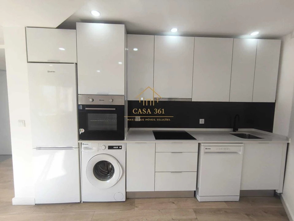 Apartamento T3 para Venda em Póvoa de Santa Iria e Forte da Casa Foto 2