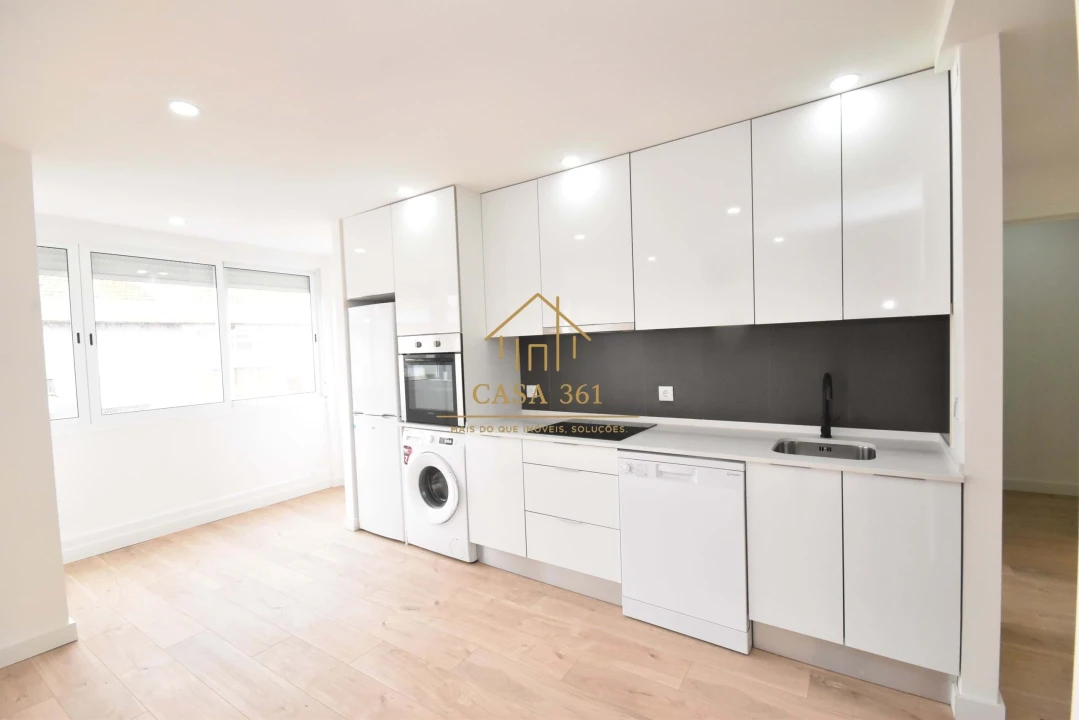 Apartamento T3 para Venda em Póvoa de Santa Iria e Forte da Casa Foto 4