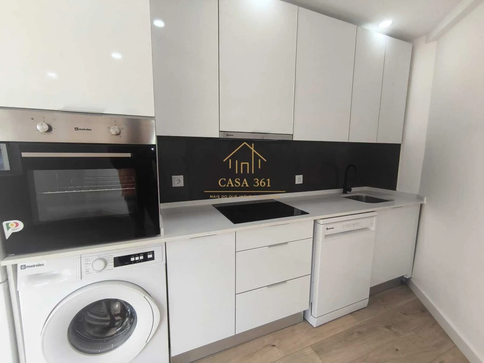 Apartamento T3 para Venda em Póvoa de Santa Iria e Forte da Casa Foto 3