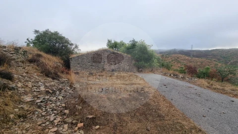 Moradia T4 para Venda em Santa Clara-A-Nova e Gomes Aires