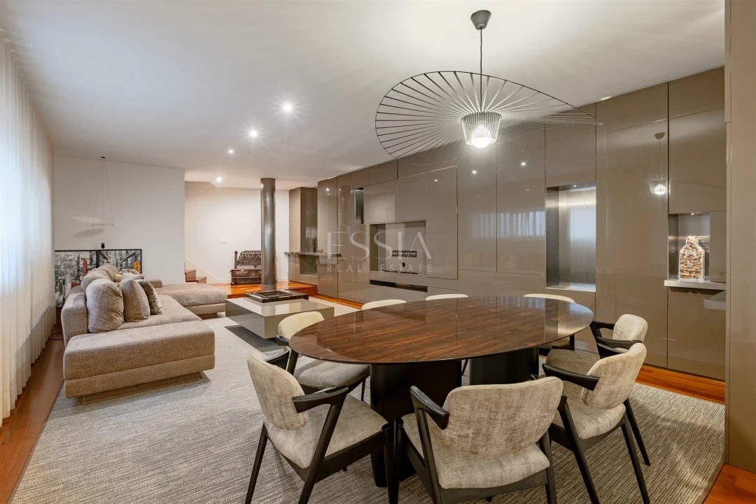 Apartamento T3 para Venda em Aldoar, Foz do Douro e Nevogilde Foto 1
