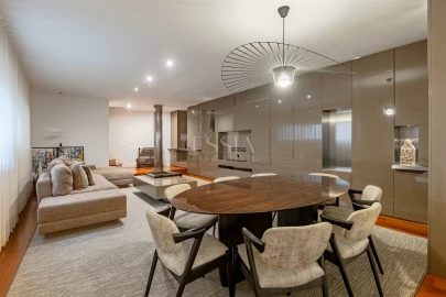 Apartamento T3 para Venda em Aldoar, Foz do Douro e Nevogilde