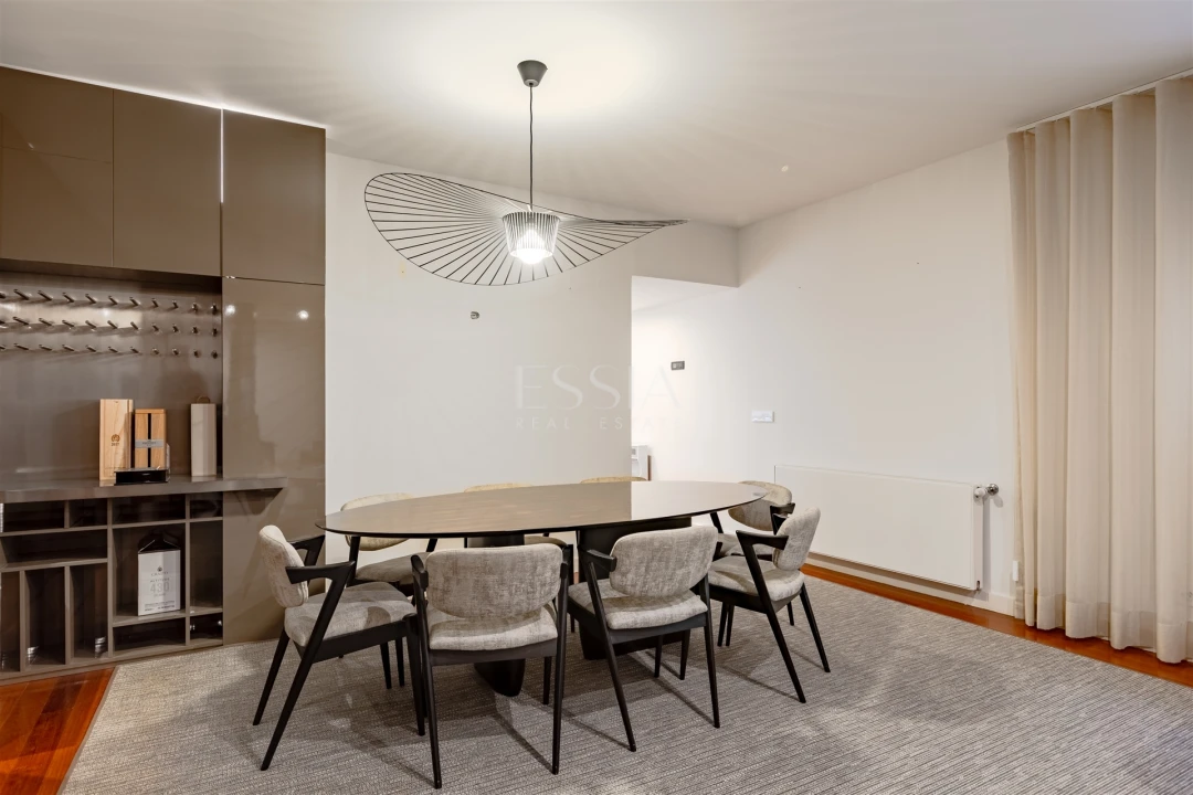 Apartamento T3 para Venda em Aldoar, Foz do Douro e Nevogilde Foto 3