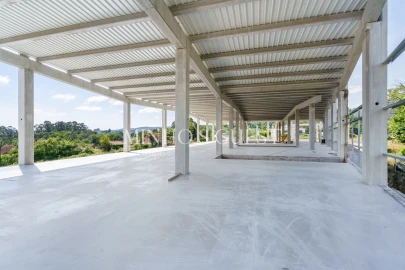 Armazém para Venda em Ronfe
