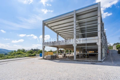 Armazém para Venda em Ronfe