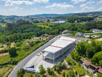 Armazém para Venda em Ronfe