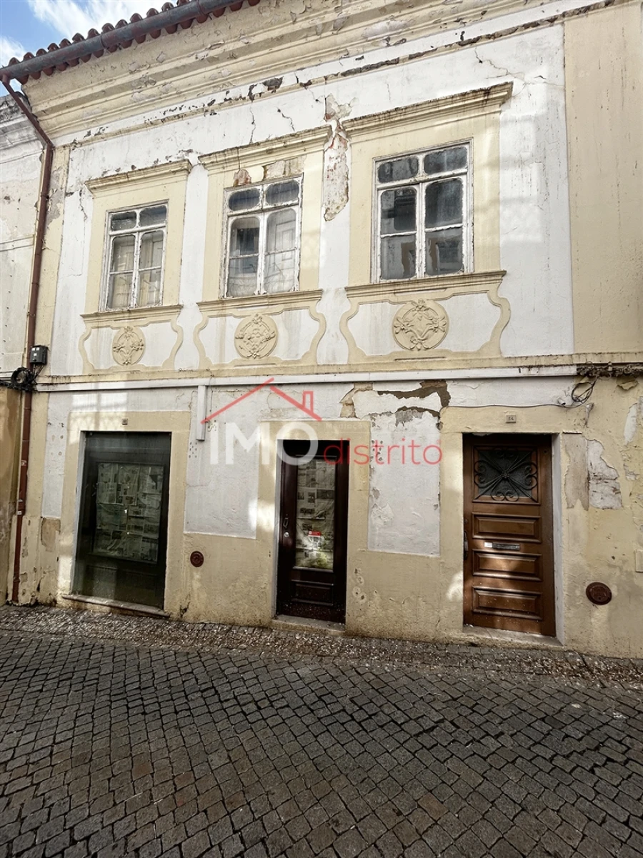 Moradia T9 para Venda em Sé e São Lourenço