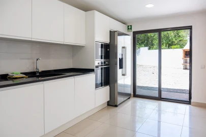Moradia T4 para Venda em Albufeira e Olhos de Água