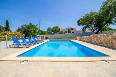 Moradia T4 para Venda em Albufeira e Olhos de Água