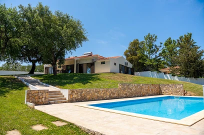 Moradia T4 para Venda em Albufeira e Olhos de Água