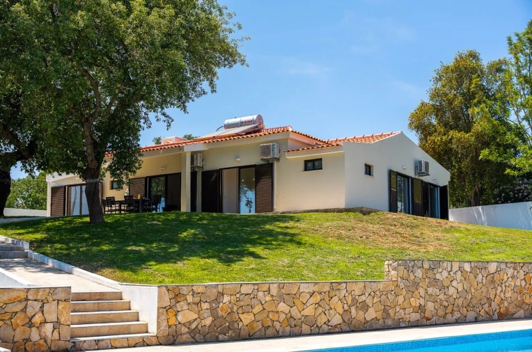 Moradia T4 para Venda em Albufeira e Olhos de Água Foto 5