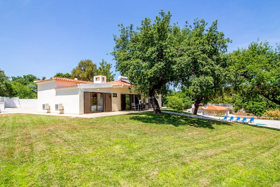 Moradia T4 para Venda em Albufeira e Olhos de Água Foto 9