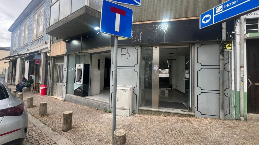 Loja para Arrendamento em Lordelo do Ouro e Massarelos Foto 2