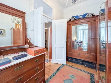 Apartamento T5 para Venda em Arroios