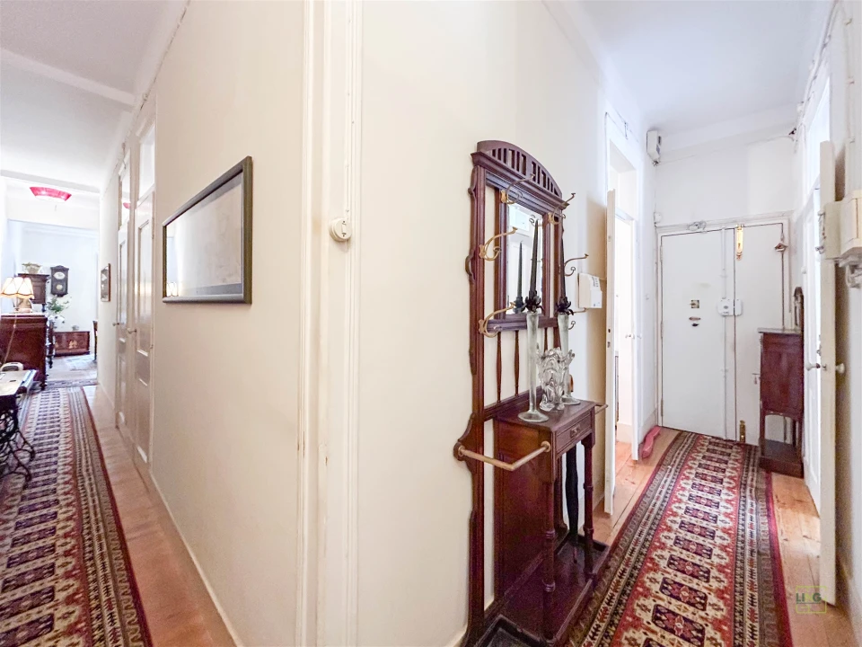 Apartamento T5 para Venda em Arroios Foto 18