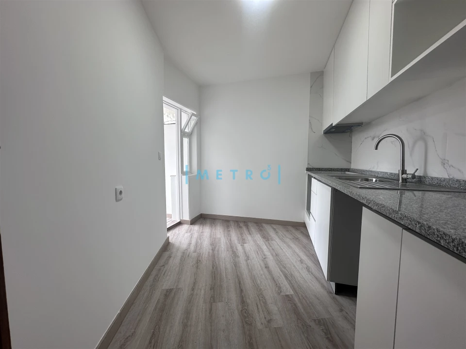 Apartamento T3 para Arrendamento em Pedrouços Foto 7