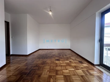 Apartamento T3 para Arrendamento em Pedrouços