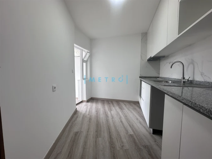 Apartamento T3 para Arrendamento em Pedrouços Foto 7
