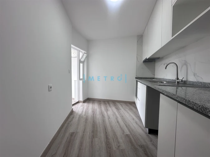 Apartamento T3 para Arrendamento em Pedrouços Foto 6