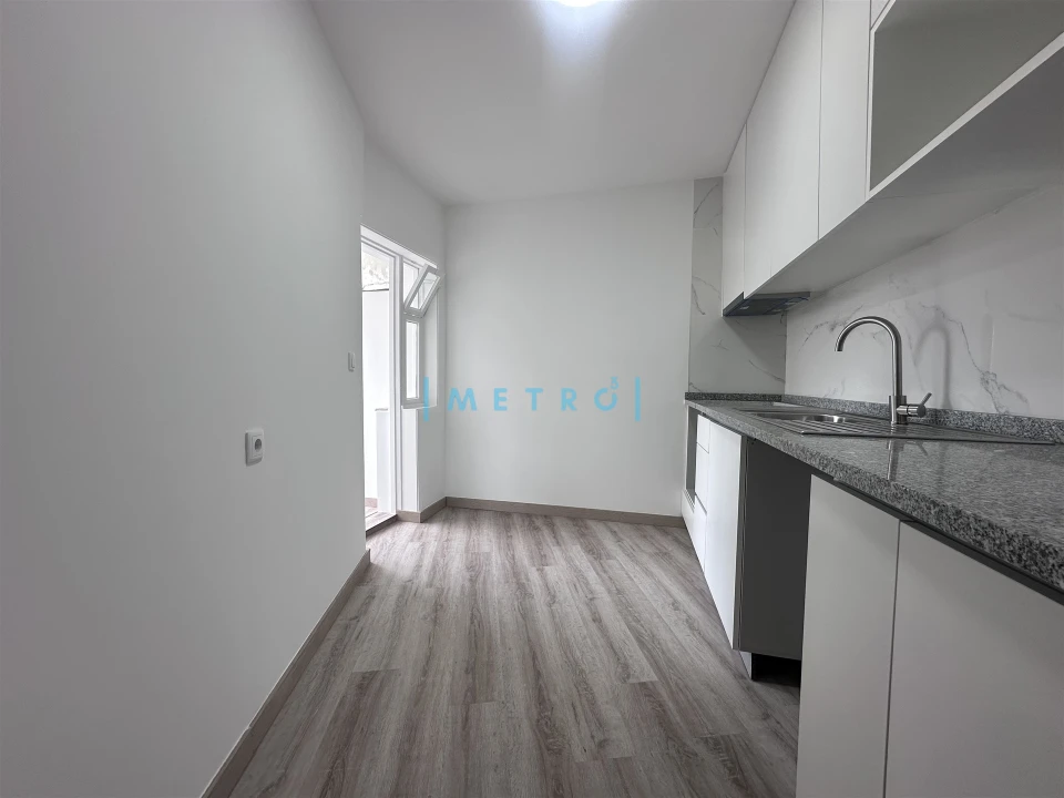 Apartamento T3 para Arrendamento em Pedrouços Foto 6