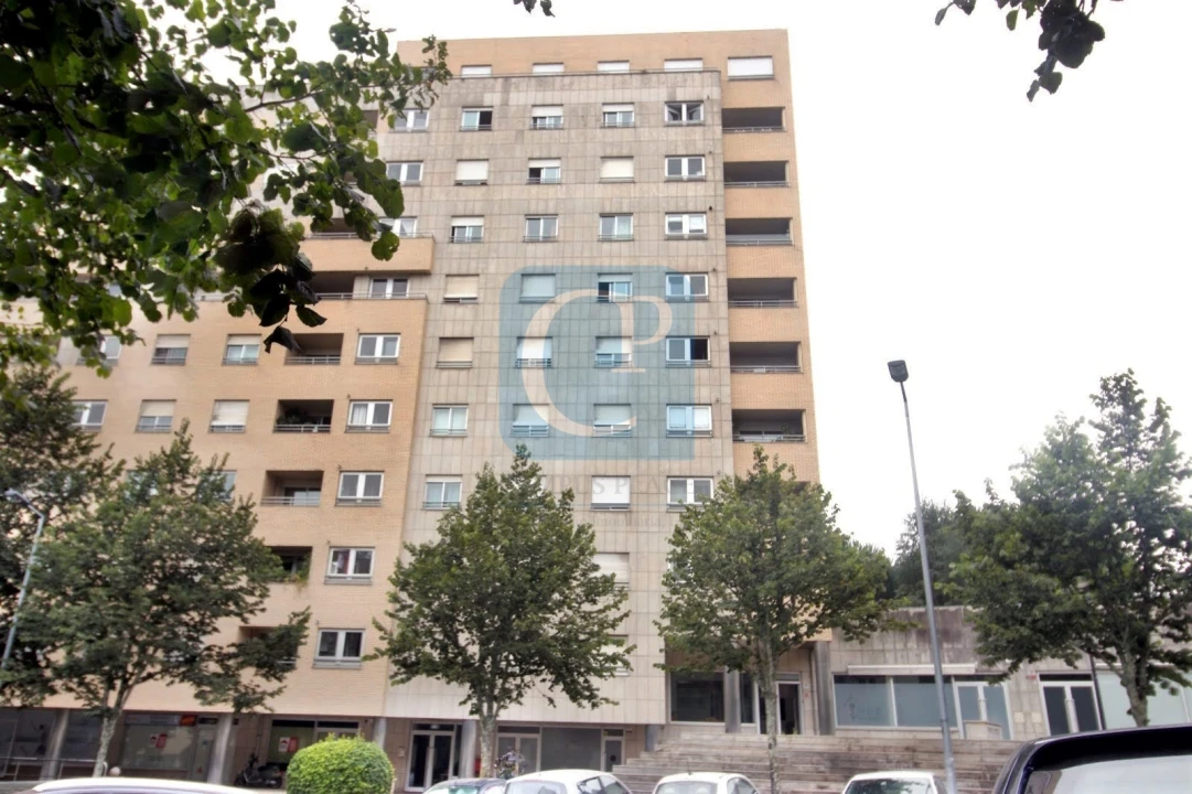 Apartamento T1 para Venda em Lordelo do Ouro e Massarelos Foto 1