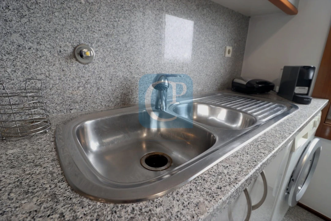 Apartamento T1 para Venda em Lordelo do Ouro e Massarelos Foto 7
