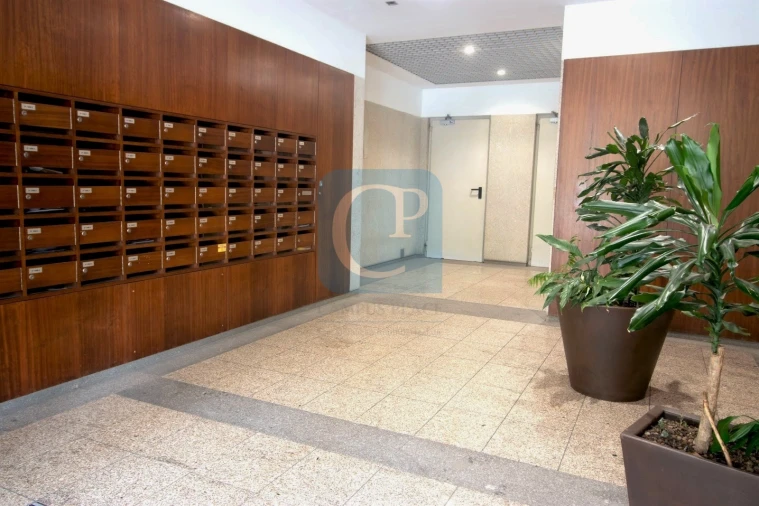 Apartamento T1 para Venda em Lordelo do Ouro e Massarelos Foto 16