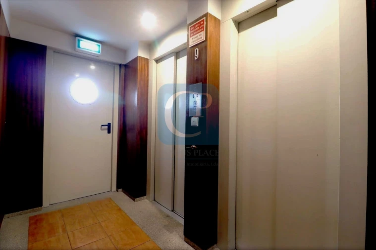 Apartamento T1 para Venda em Lordelo do Ouro e Massarelos Foto 14