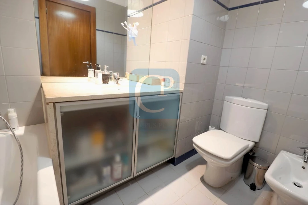 Apartamento T1 para Venda em Lordelo do Ouro e Massarelos Foto 9